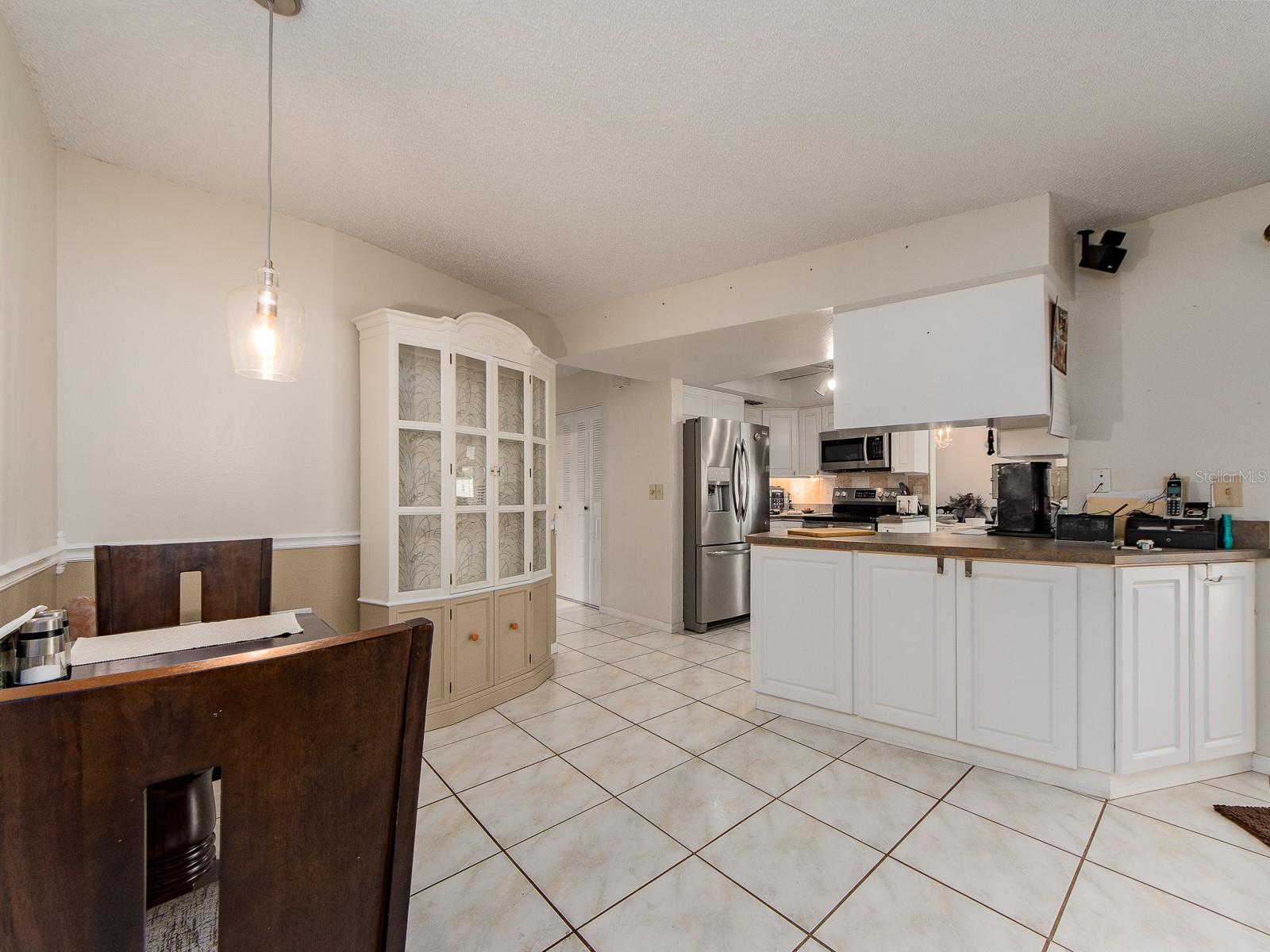 Listing photo id 11 for 14370 91st Avenue