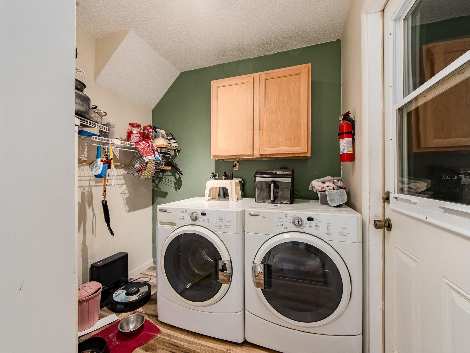 Listing photo id 12 for 14370 91st Avenue