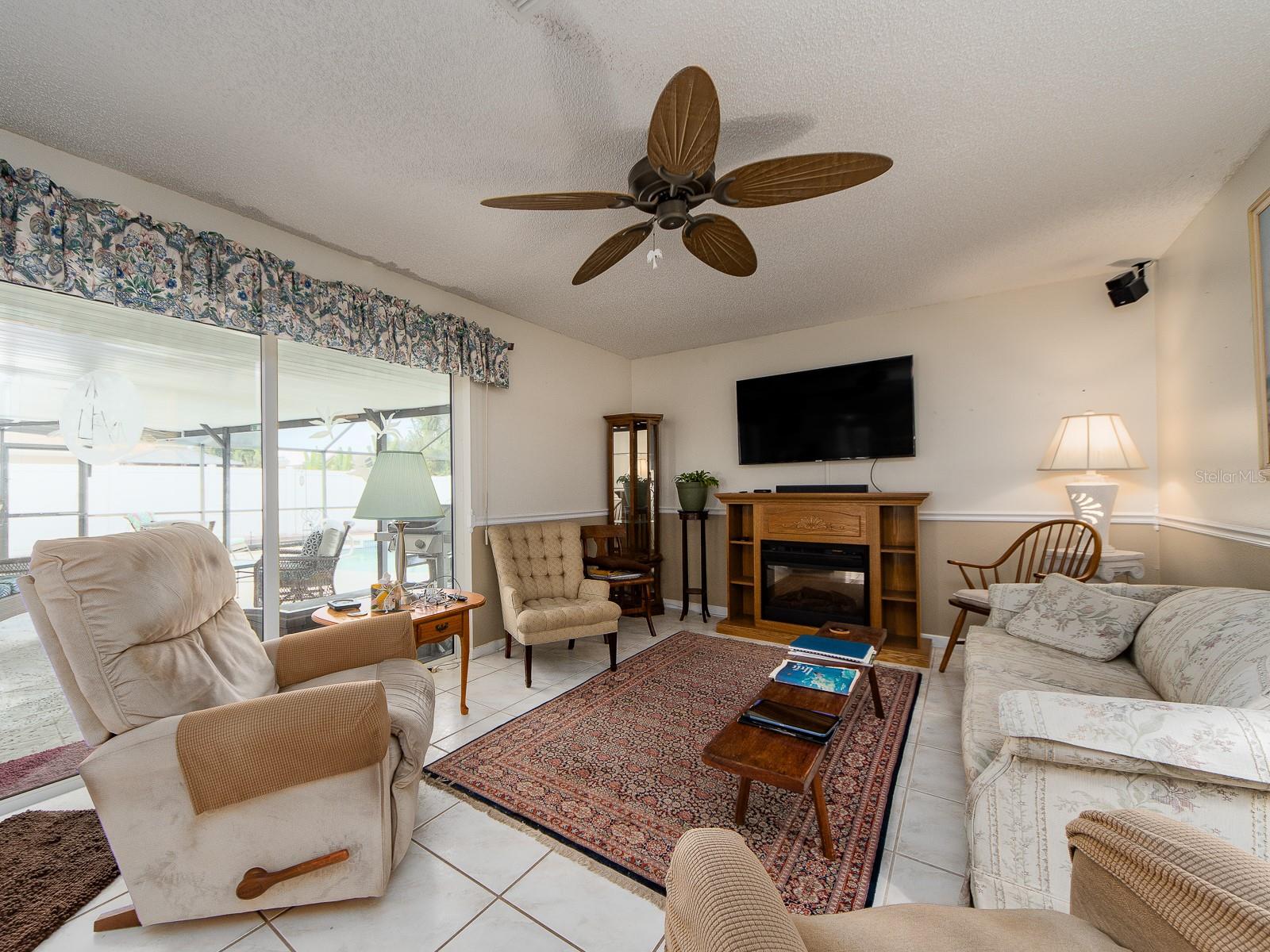 Listing photo id 13 for 14370 91st Avenue