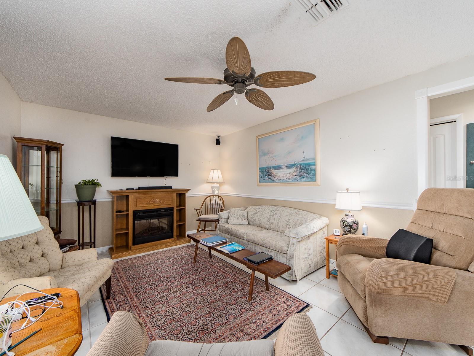 Listing photo id 15 for 14370 91st Avenue