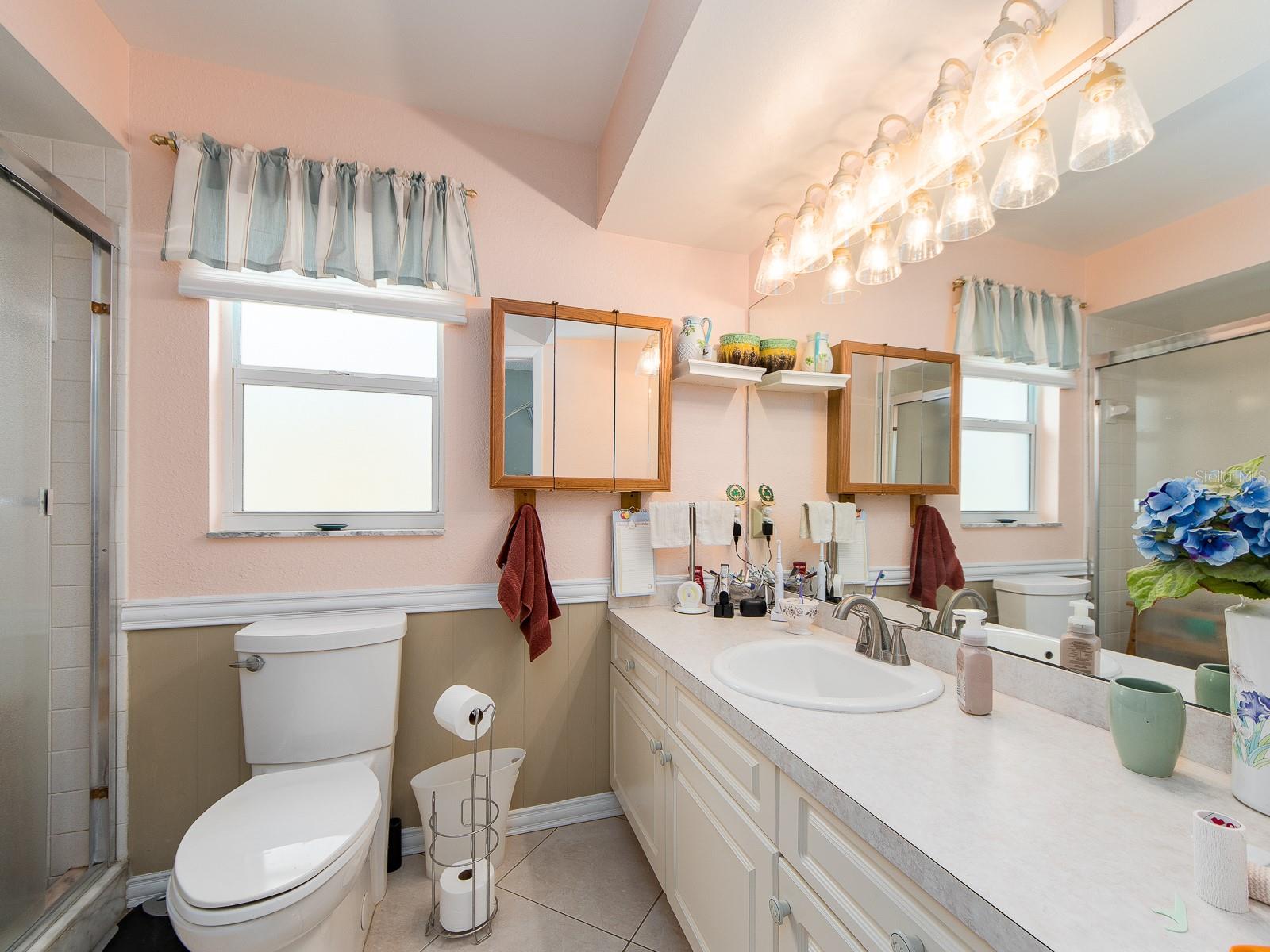 Listing photo id 19 for 14370 91st Avenue