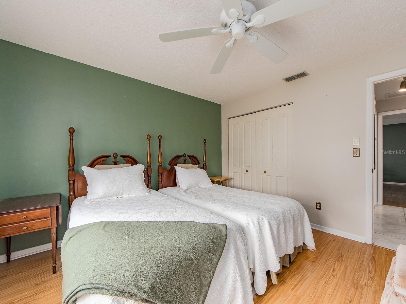 Listing photo id 22 for 14370 91st Avenue