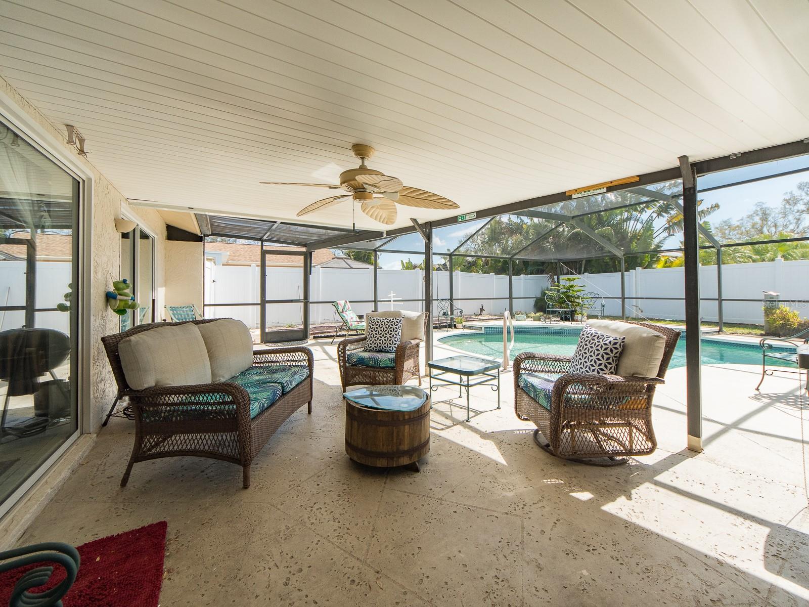 Listing photo id 28 for 14370 91st Avenue