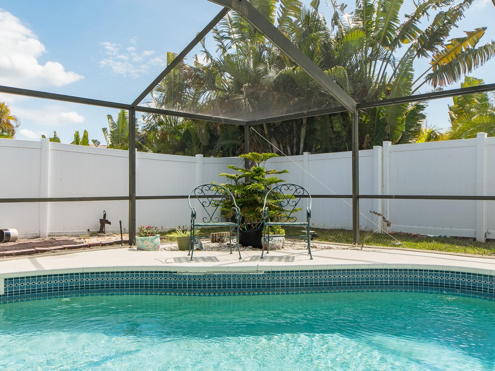 Listing photo id 30 for 14370 91st Avenue