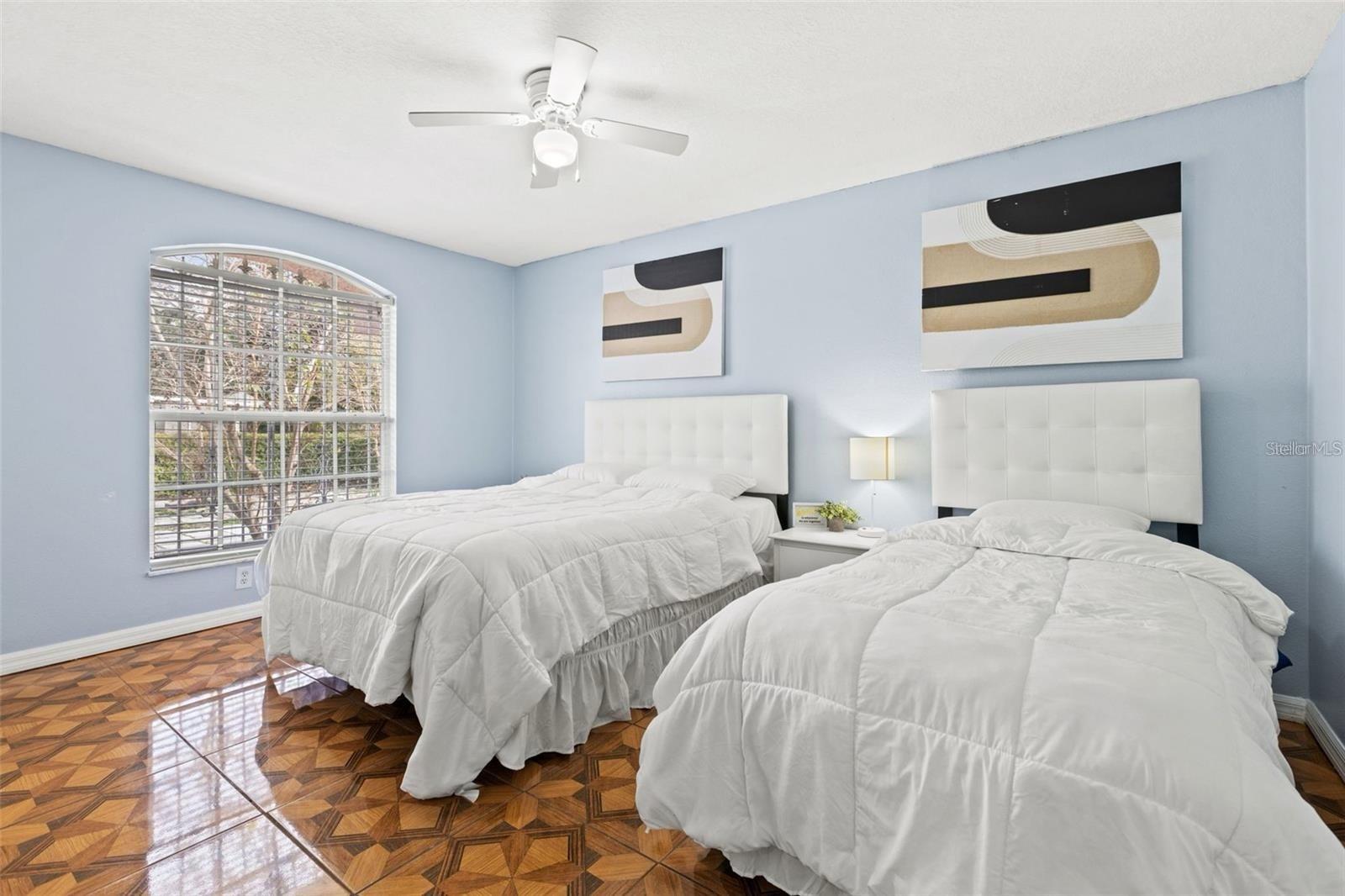 Listing photo id 8 for 5102 Macdill Avenue