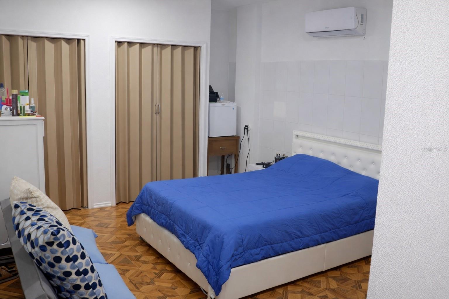 Listing photo id 16 for 5102 Macdill Avenue