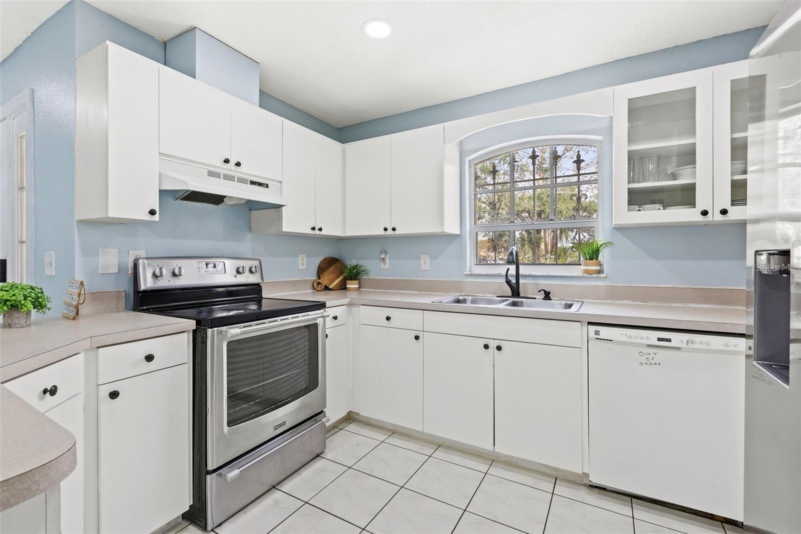 Listing photo id 5 for 5102 Macdill Avenue