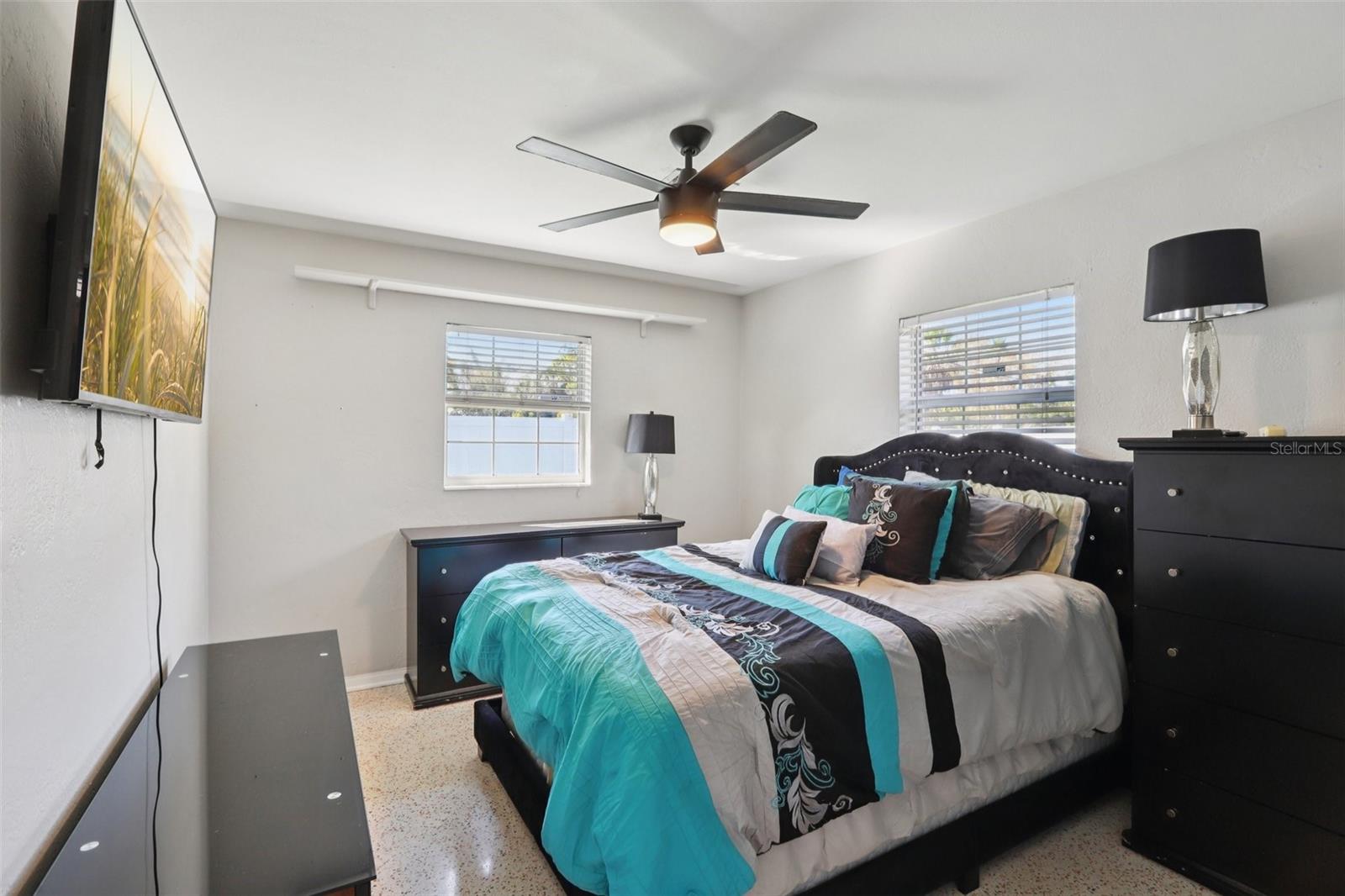 Image 11 of 26 For 699 Pinellas Point Drive S