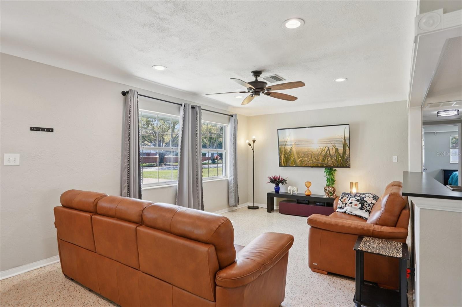 Image 2 of 26 For 699 Pinellas Point Drive S