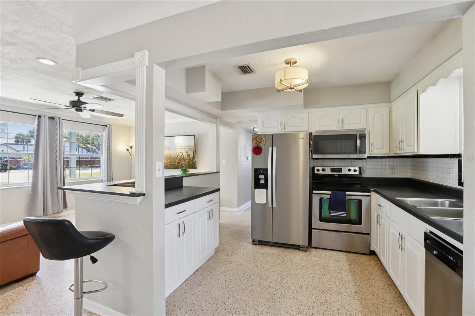 Image 5 of 26 For 699 Pinellas Point Drive S