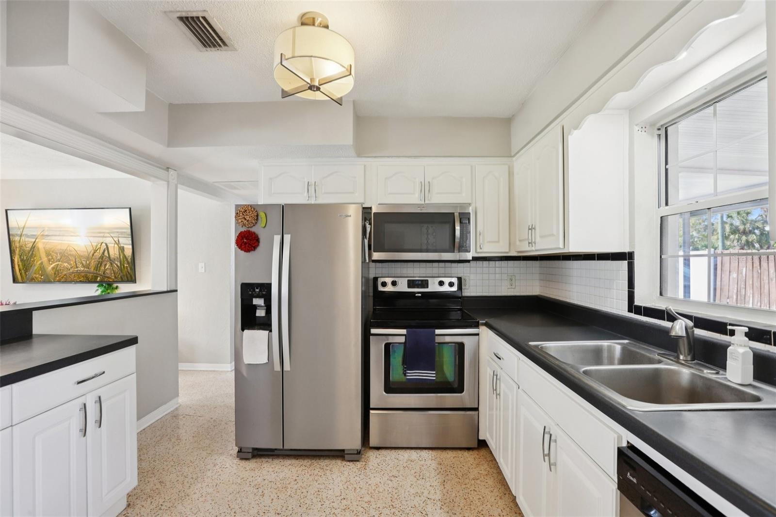 Image 6 of 26 For 699 Pinellas Point Drive S