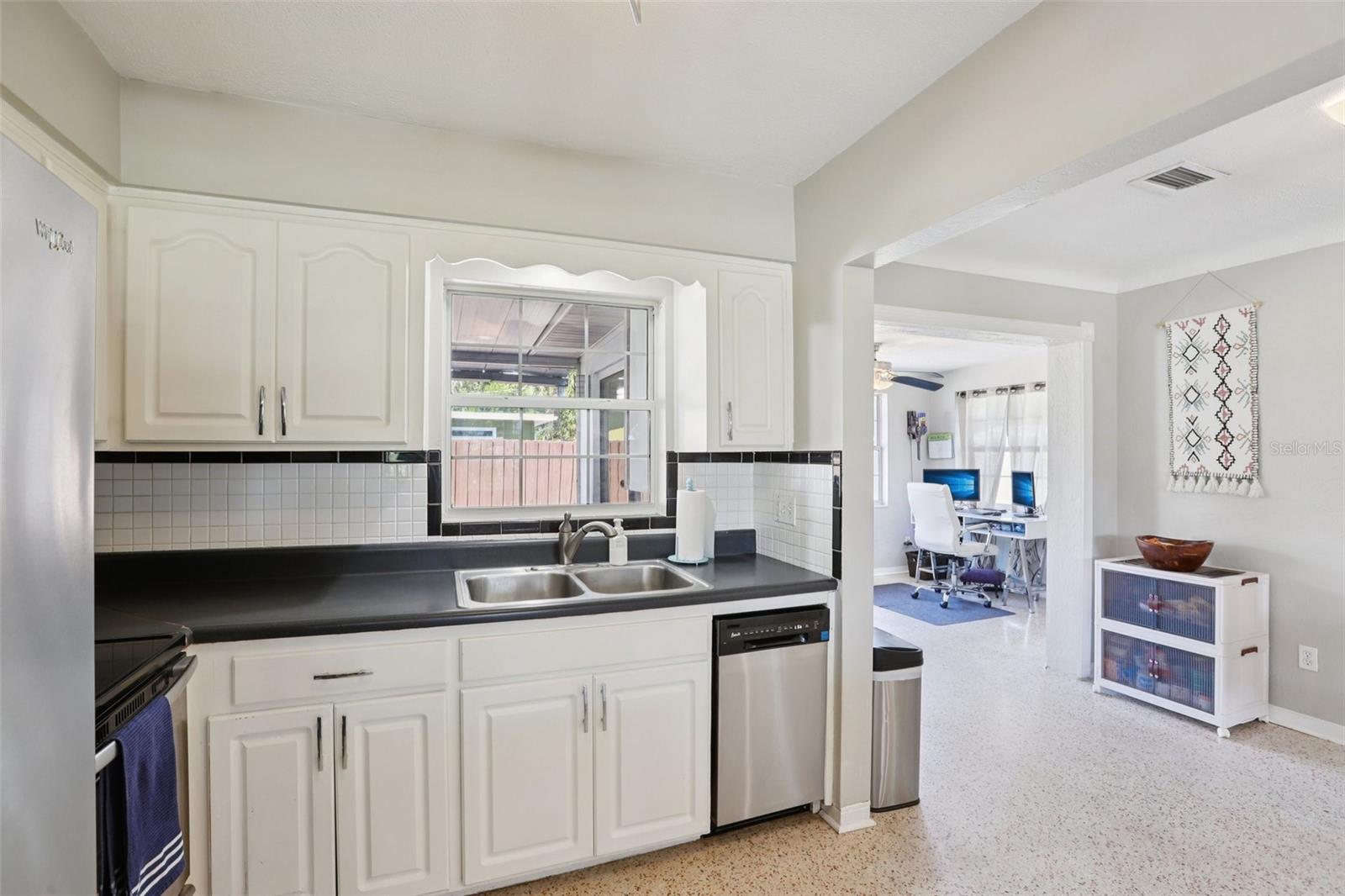 Image 7 of 26 For 699 Pinellas Point Drive S