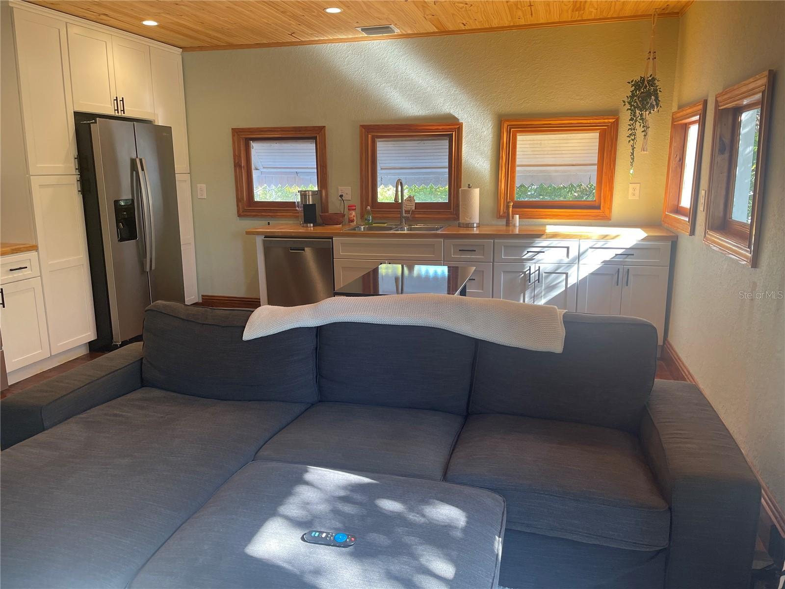 Listing photo id 8 for 2703 9th Street