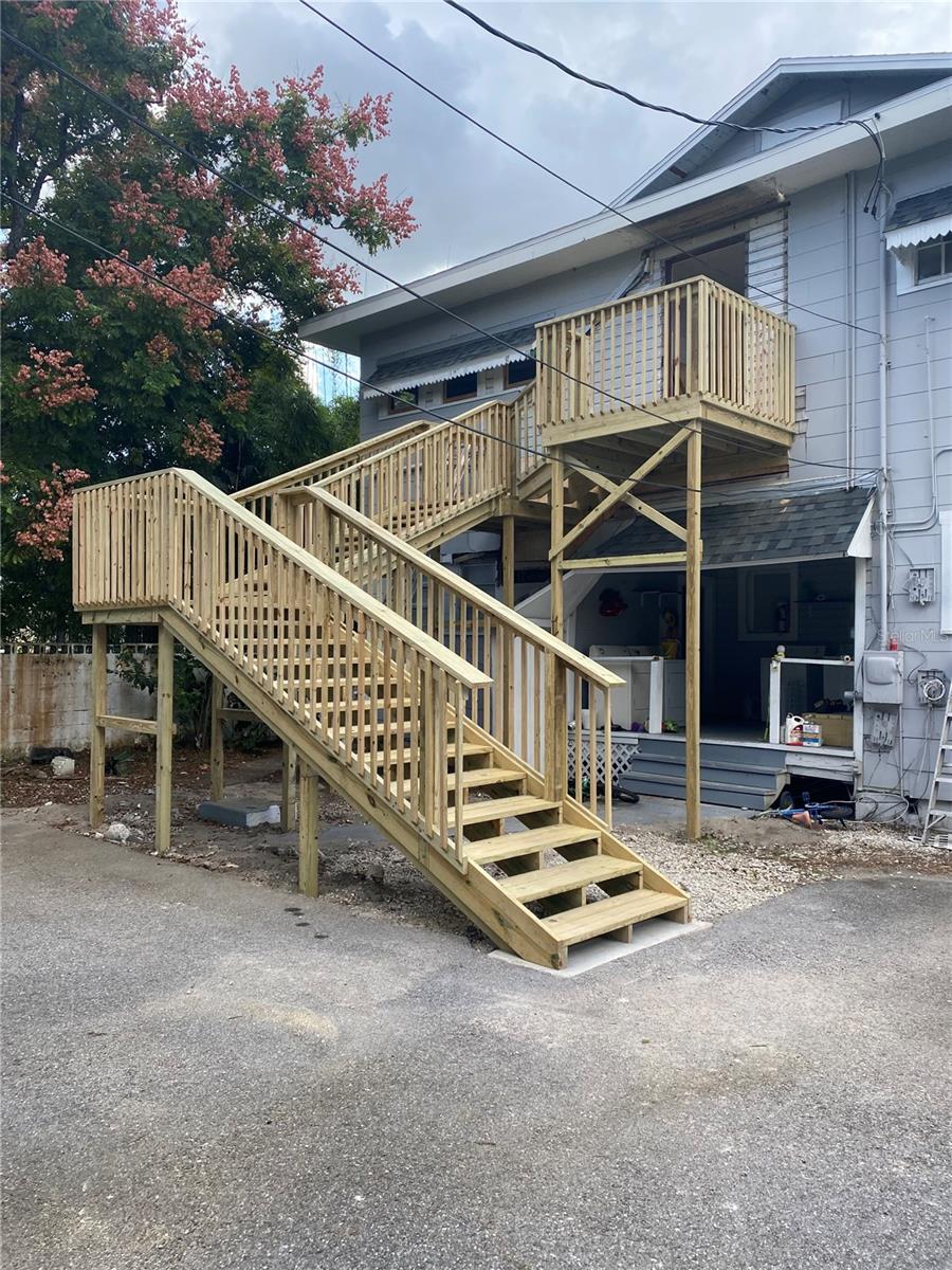 Listing photo id 11 for 2703 9th Street