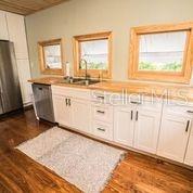 Listing photo id 13 for 2703 9th Street