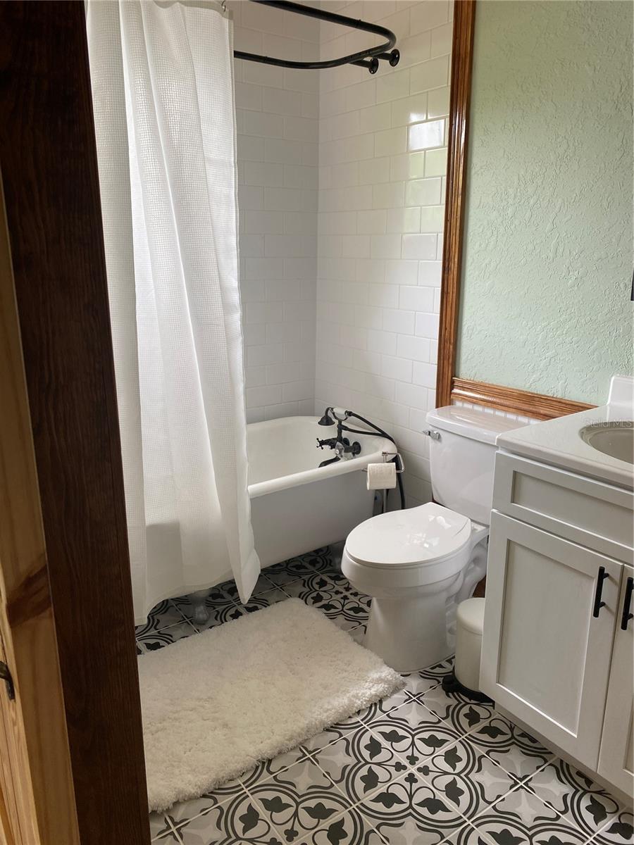 Listing photo id 36 for 2703 9th Street