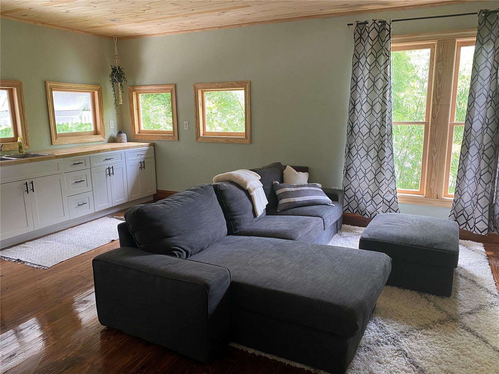 Listing photo id 43 for 2703 9th Street