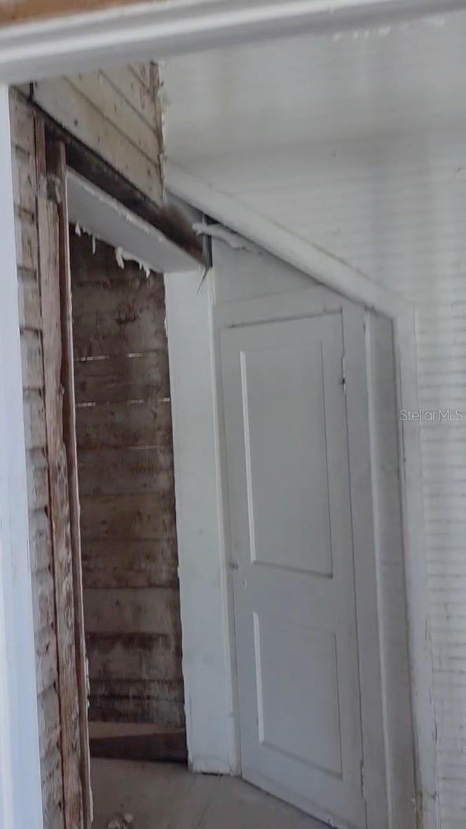 Listing photo id 3 for 2703 9th Street