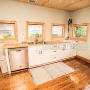 Listing photo id 48 for 2703 9th Street