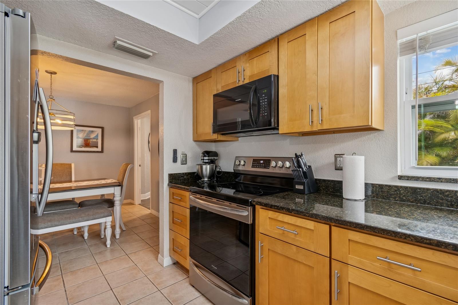 Image 18 of 50 For 605 25th Street Sw