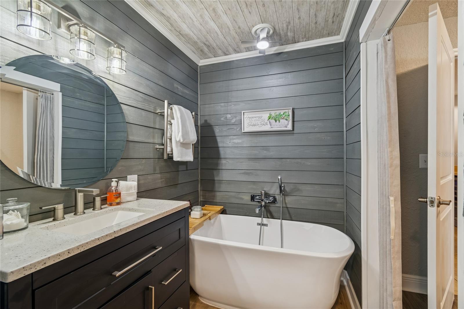 Image 22 of 50 For 605 25th Street Sw