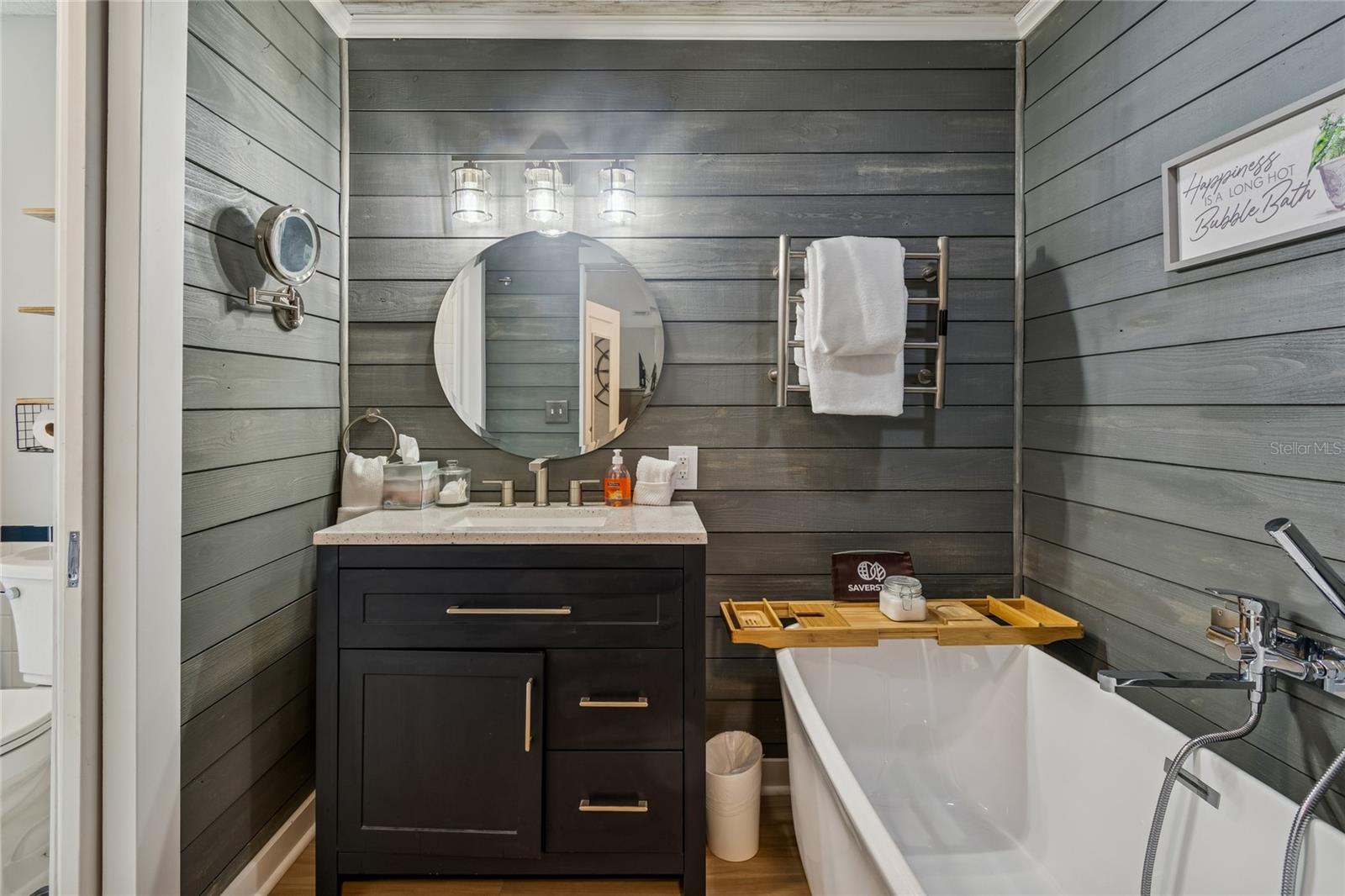 Image 23 of 50 For 605 25th Street Sw