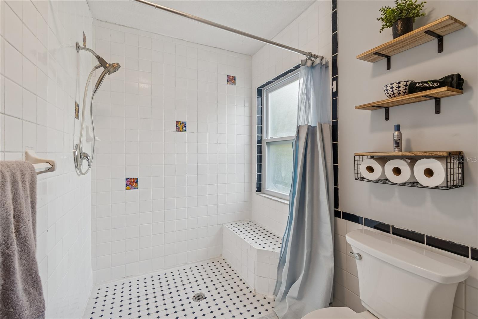 Image 24 of 50 For 605 25th Street Sw