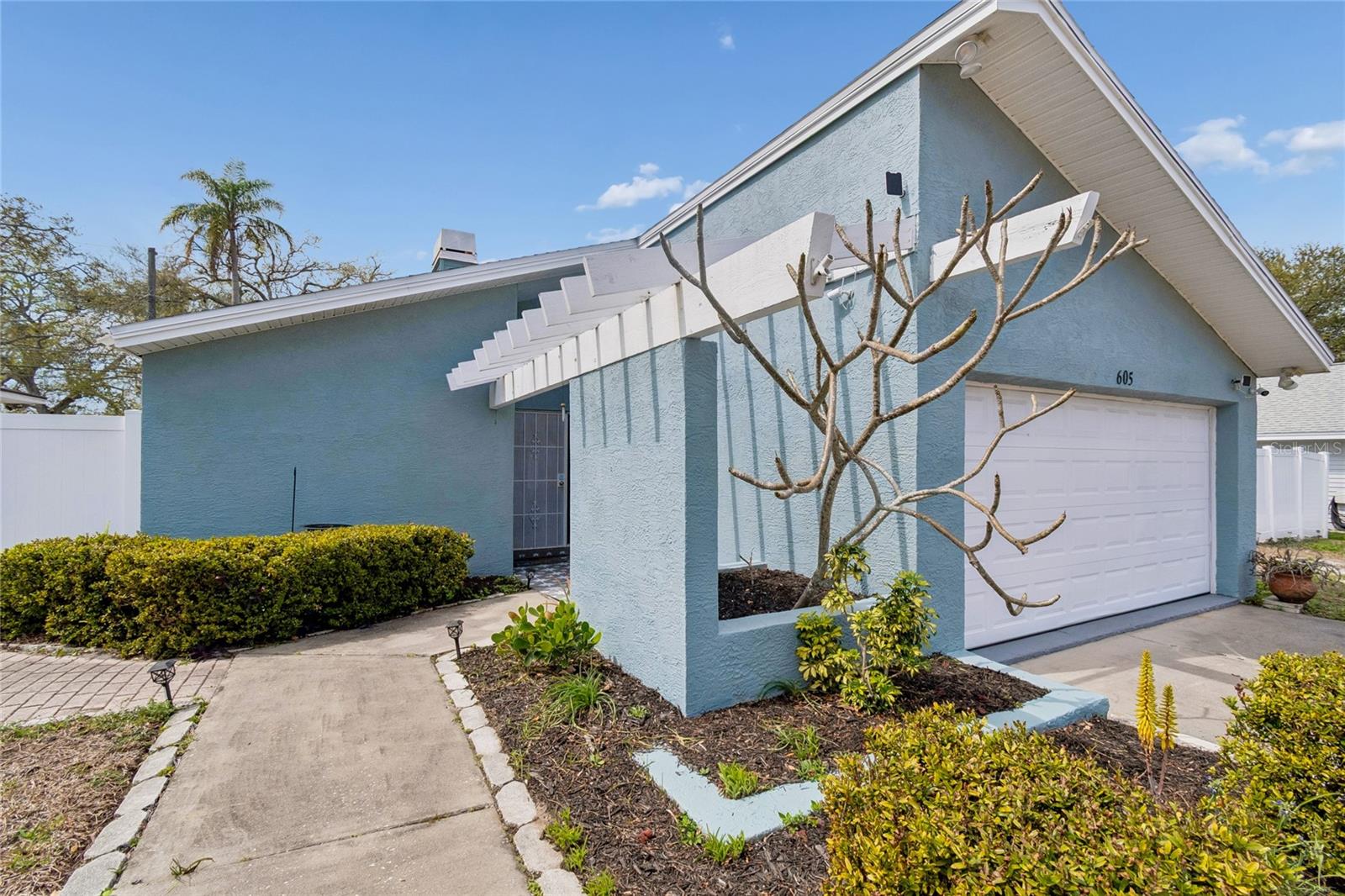 Image 6 of 50 For 605 25th Street Sw