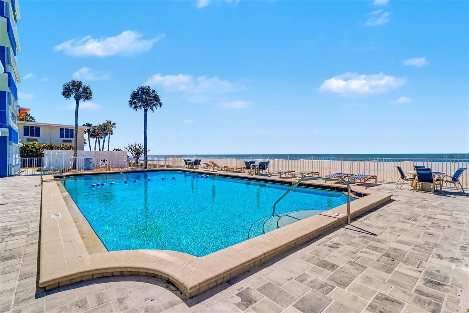 Image 26 of 36 For 17400 Gulf Boulevard H-2