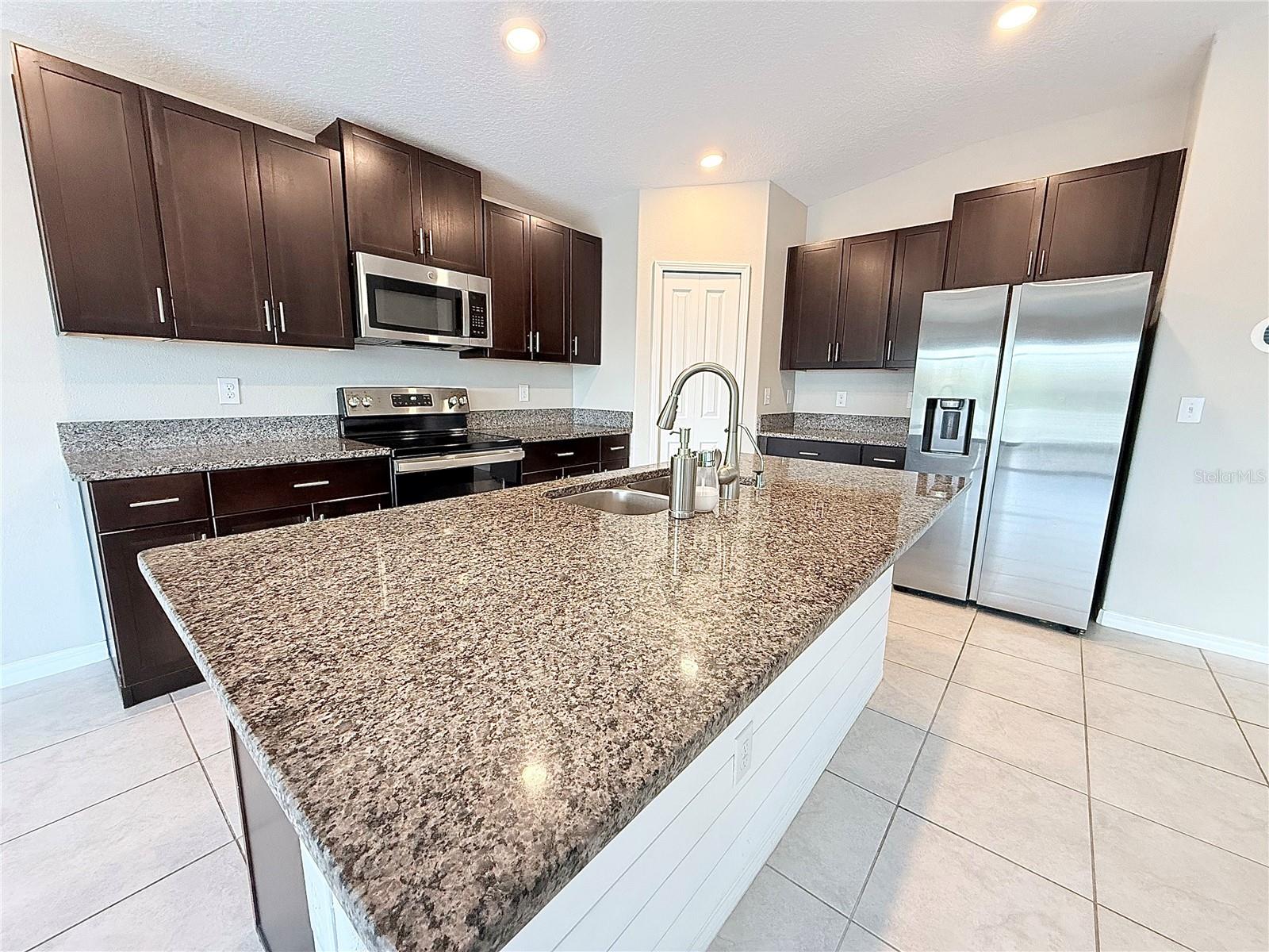 Image 4 of 19 For 15610 Charr Island Street