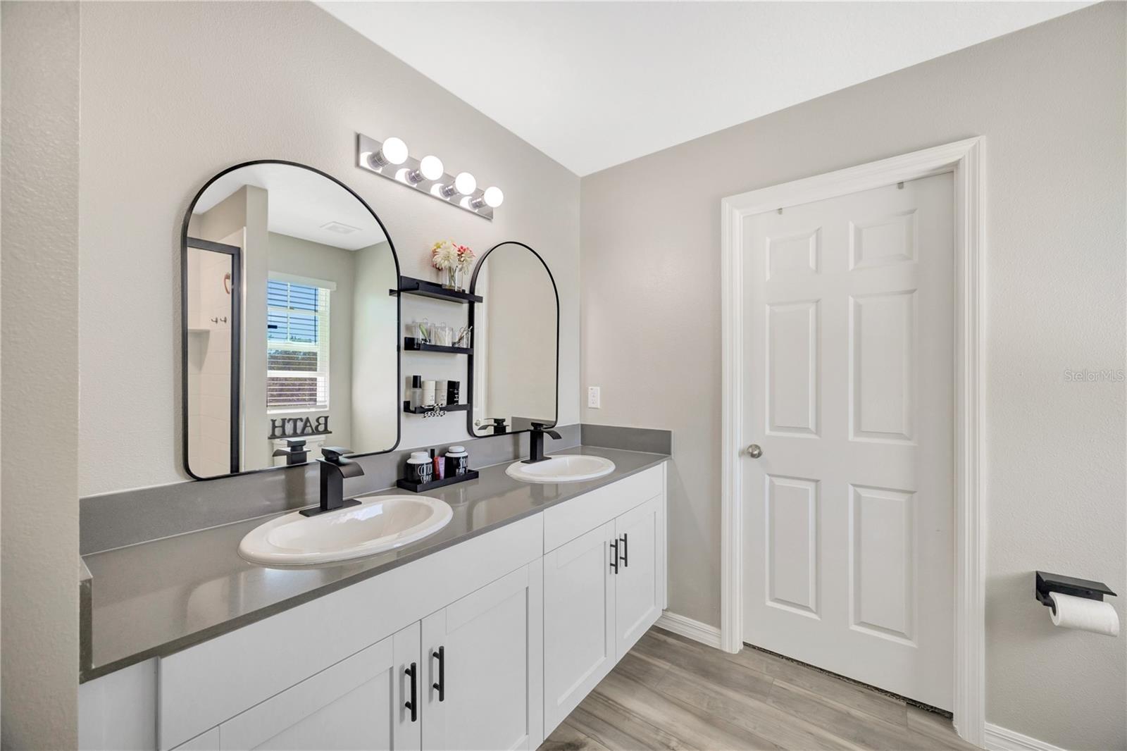 Image 16 of 21 For 5532 Summer Sunset Drive