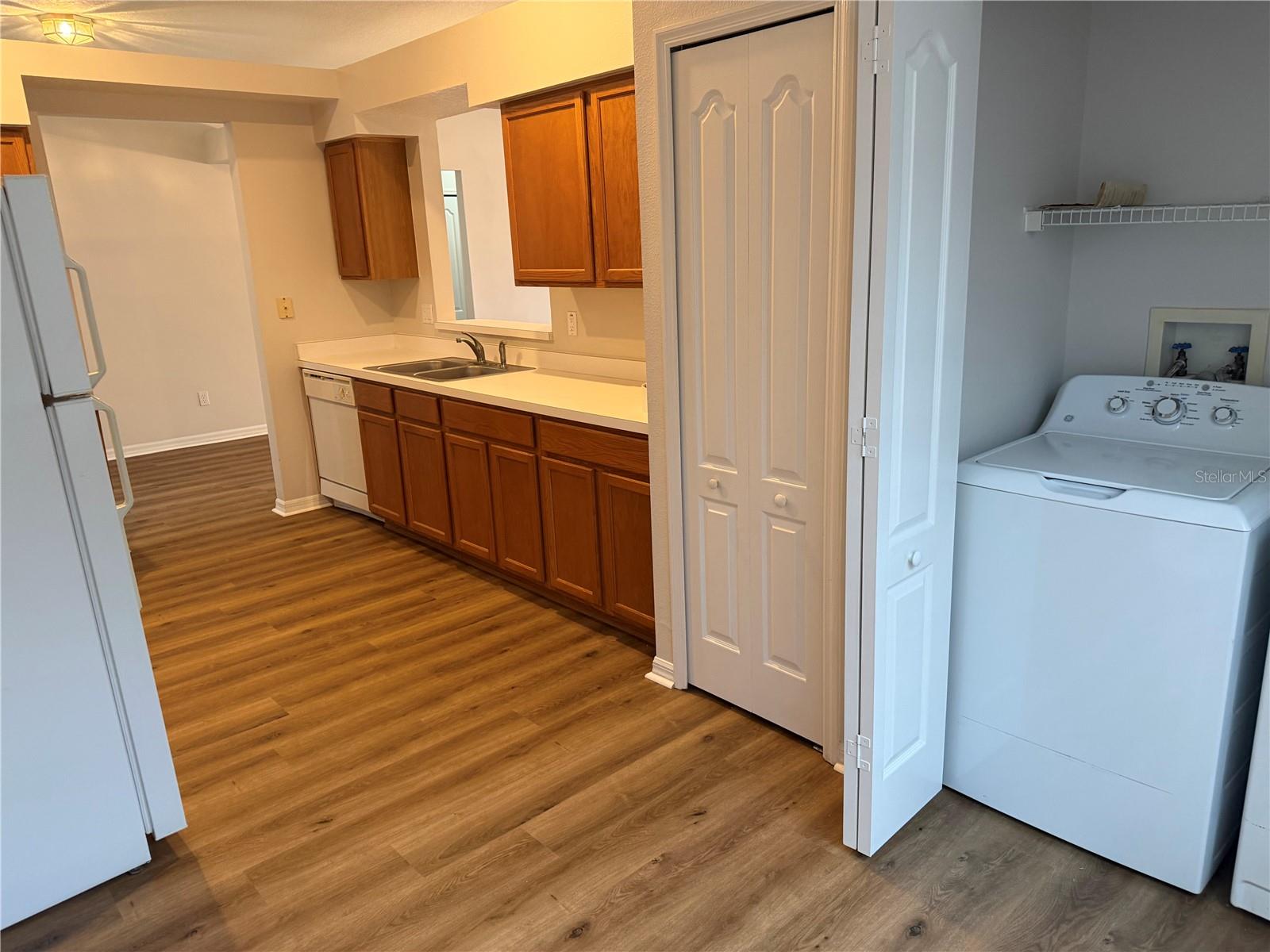 Image 13 of 18 For 9307 Huntington Park Way