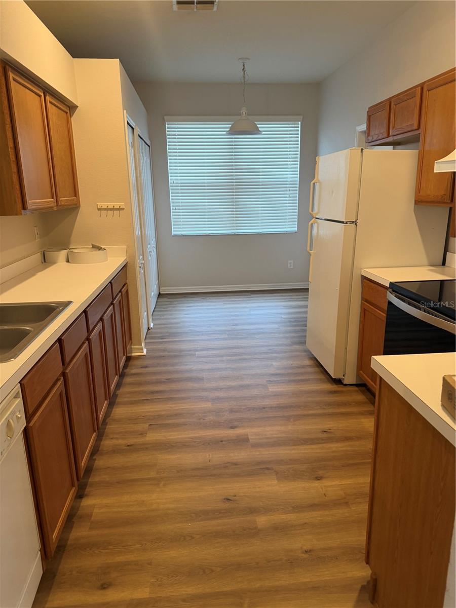 Image 4 of 18 For 9307 Huntington Park Way