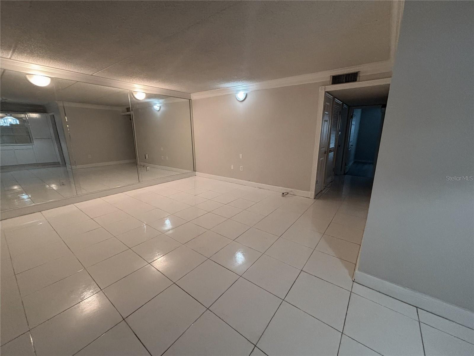 Image 6 of 19 For 4718 Christa Court 317