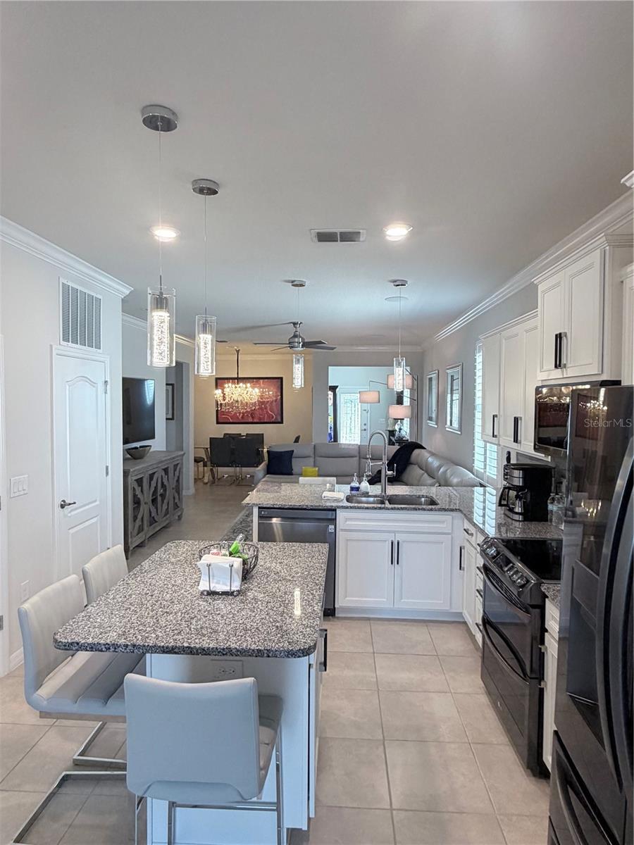 Image 10 of 18 For 7616 Yale Harbor Drive