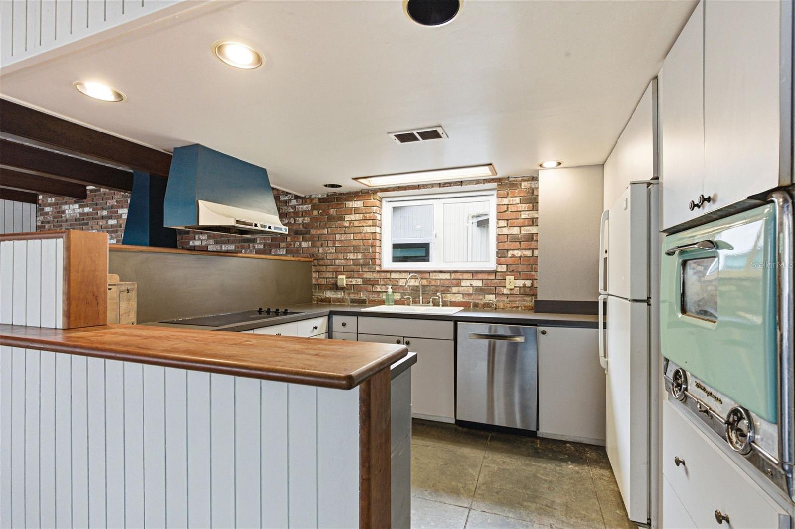 Image 14 of 64 For 1239 Alcazar Way S