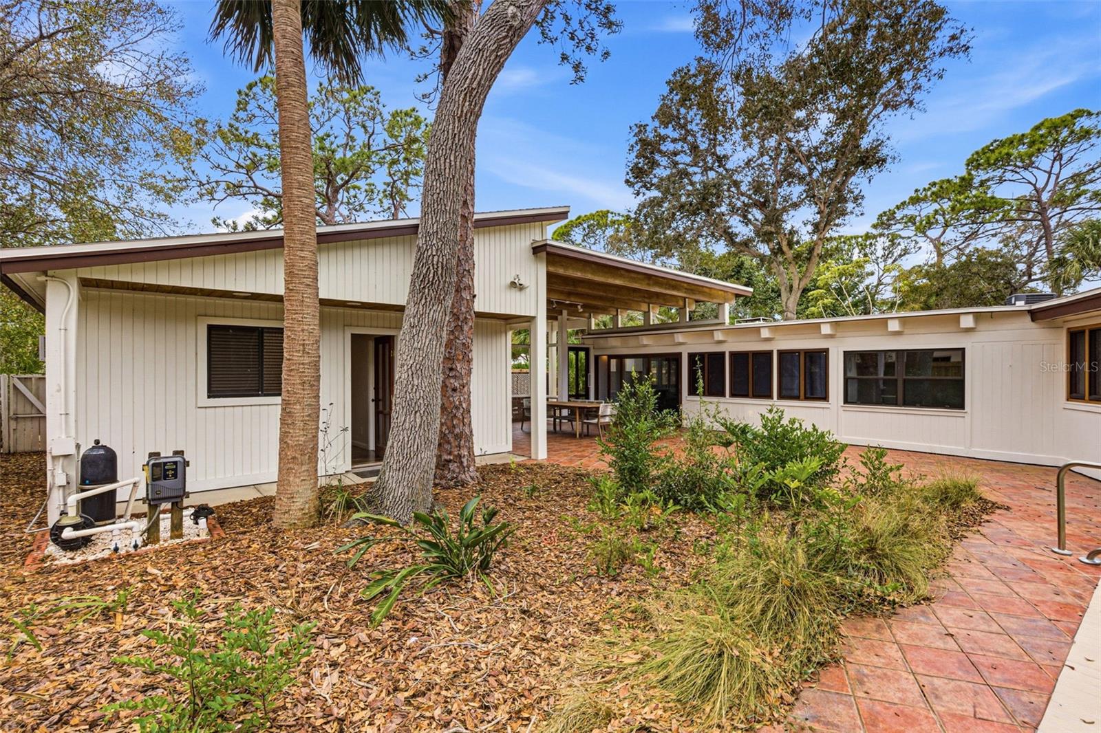 Image 2 of 64 For 1239 Alcazar Way S