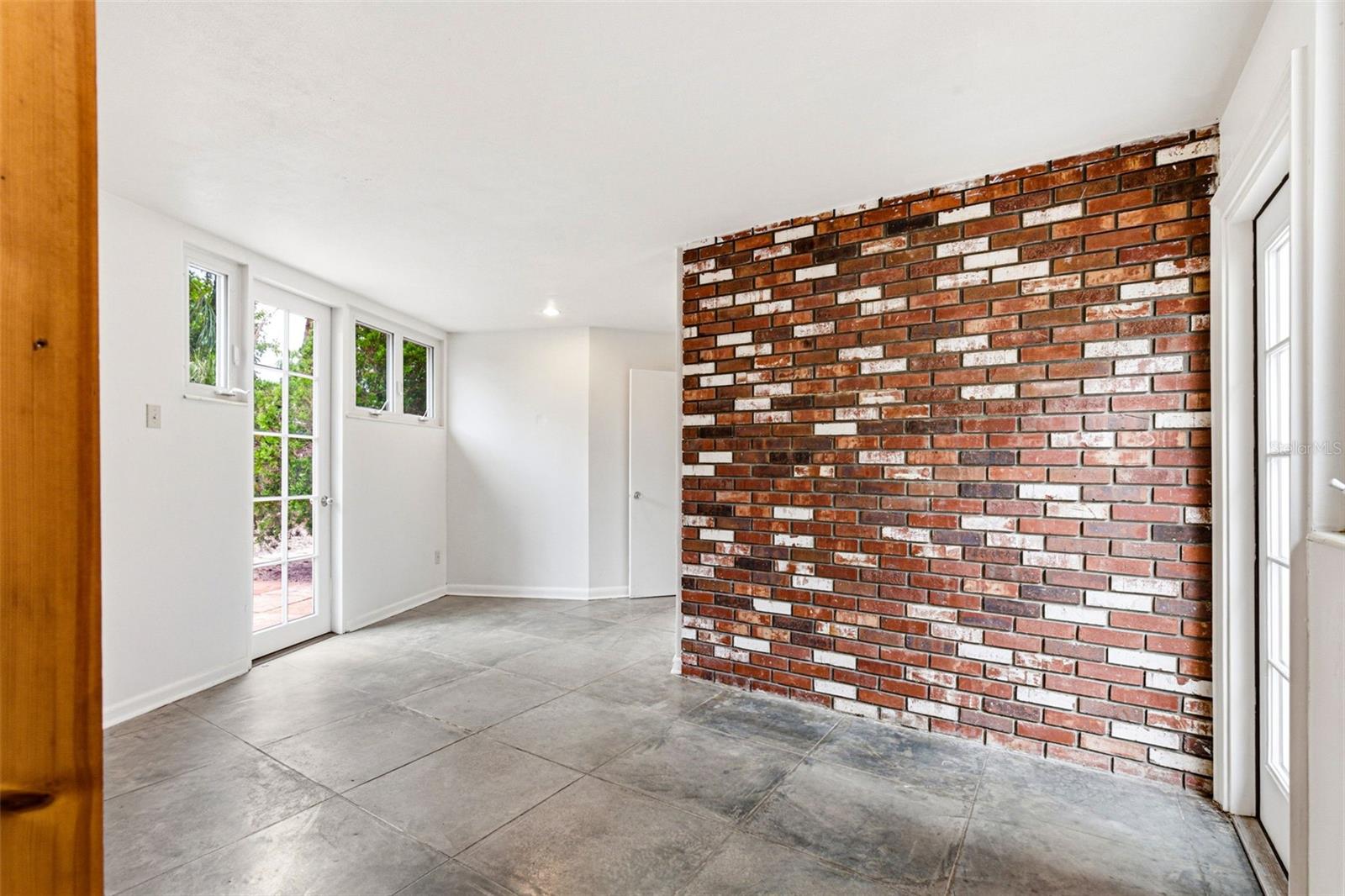 Image 22 of 64 For 1239 Alcazar Way S