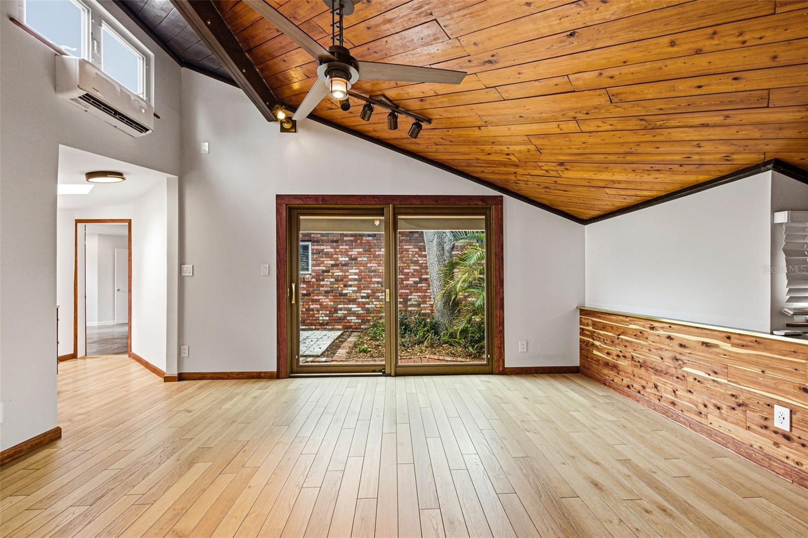 Image 28 of 64 For 1239 Alcazar Way S