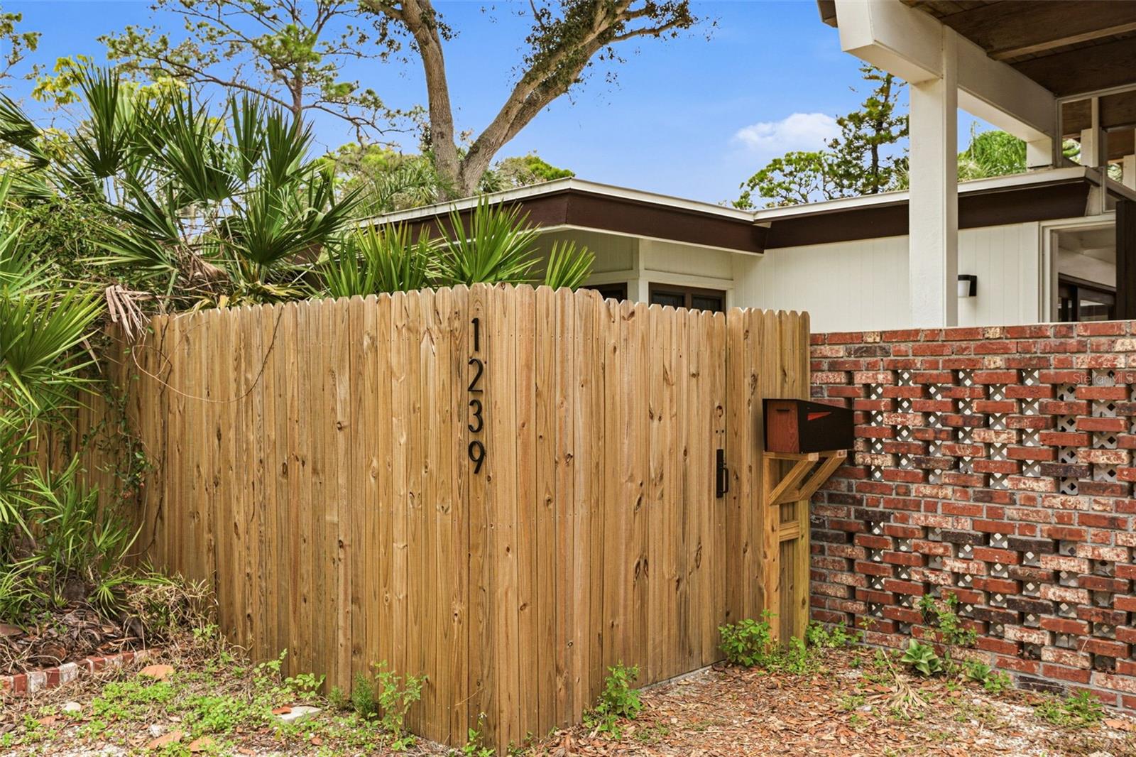 Image 63 of 64 For 1239 Alcazar Way S