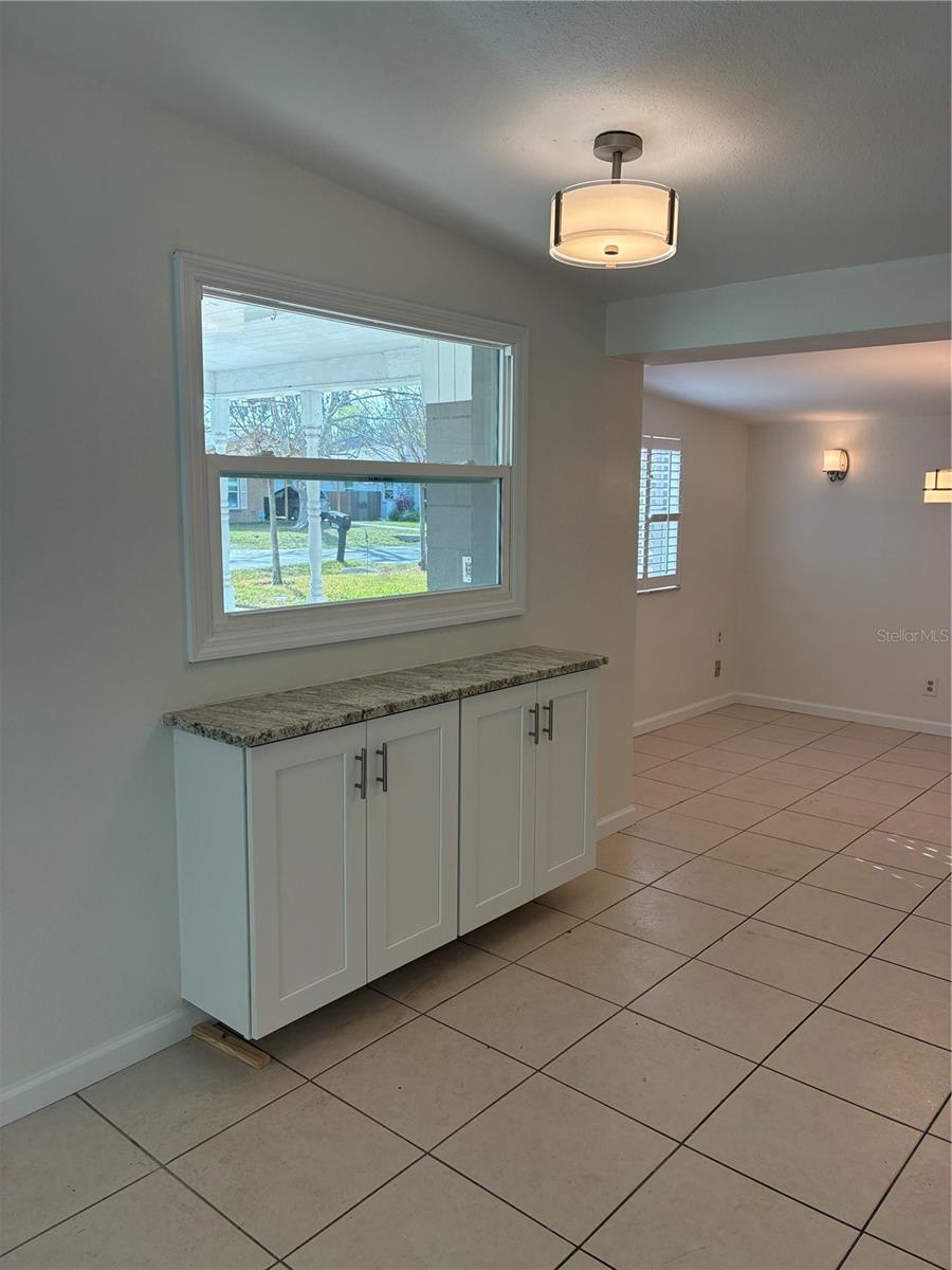 Image 10 of 32 For 6905 S Trask St