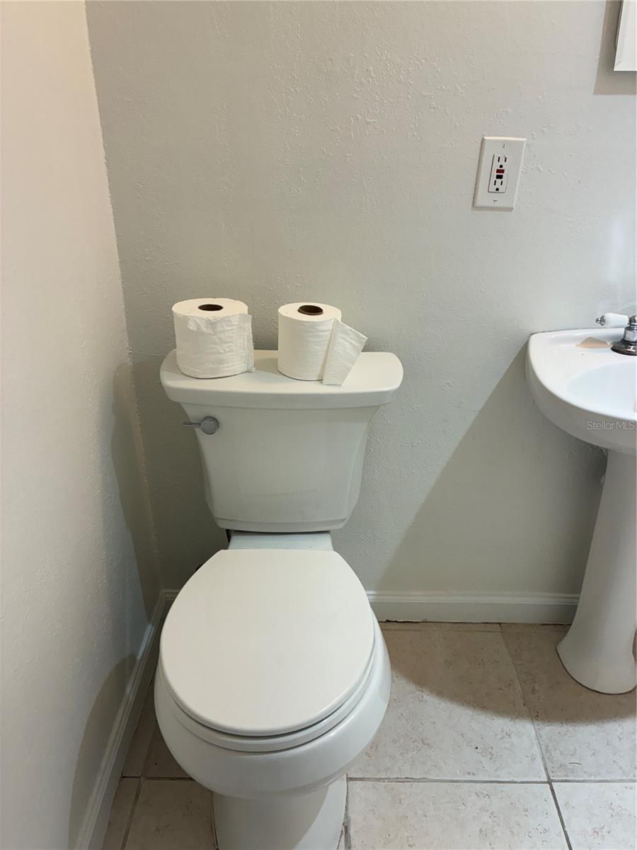 Image 14 of 32 For 6905 S Trask St