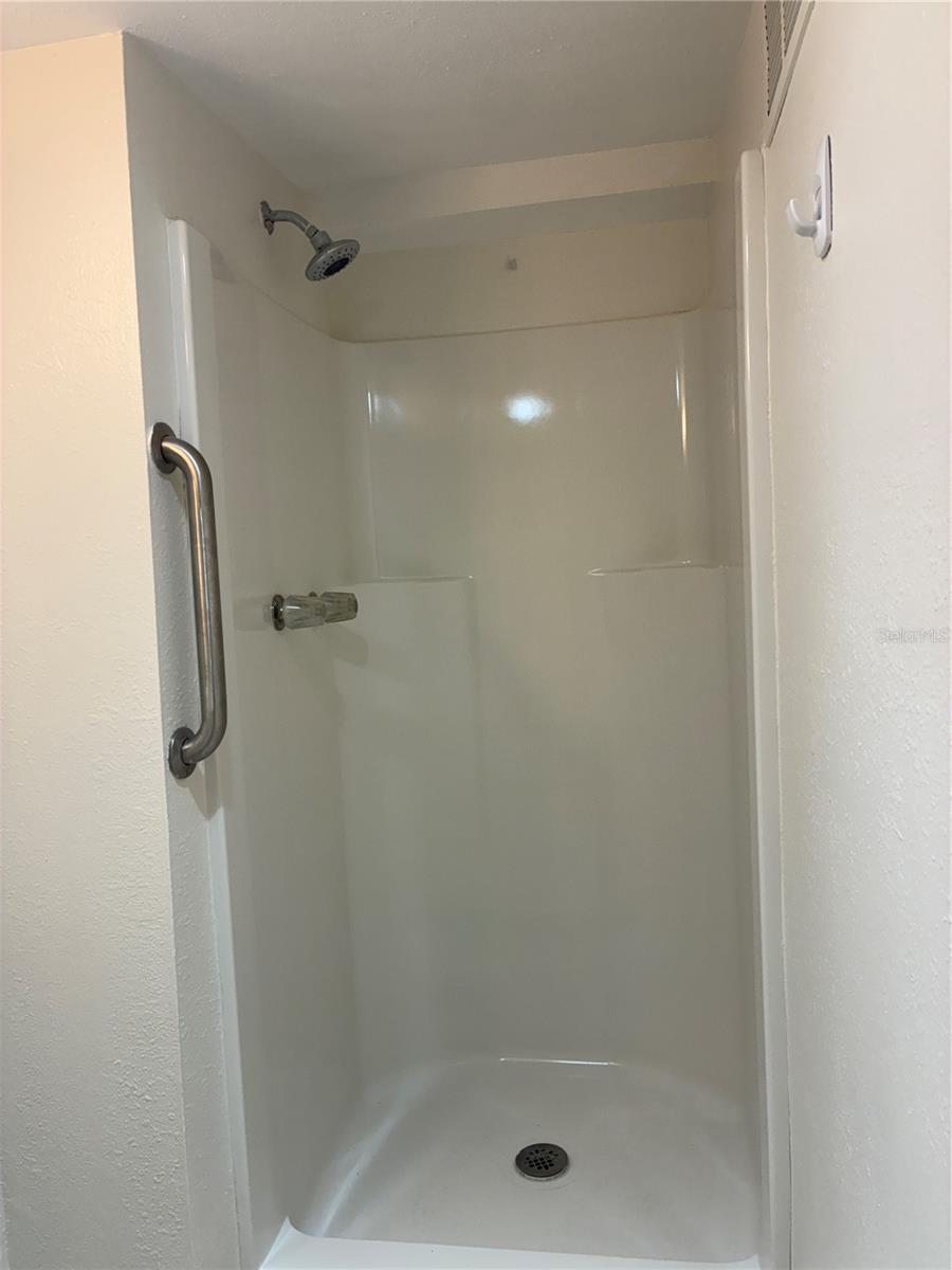 Image 16 of 32 For 6905 S Trask St