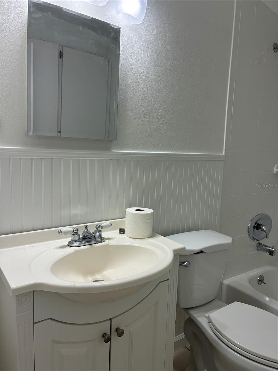 Image 19 of 32 For 6905 S Trask St