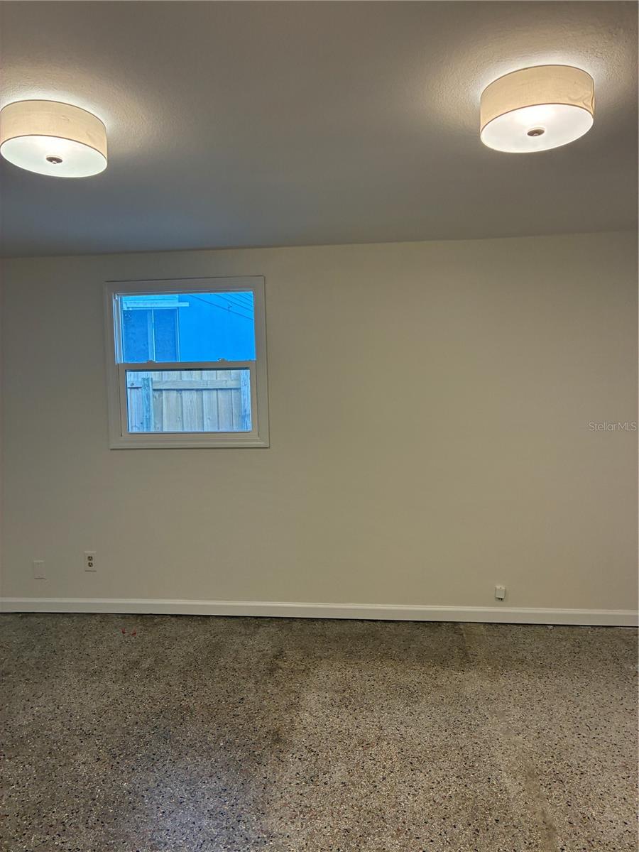 Image 22 of 32 For 6905 S Trask St