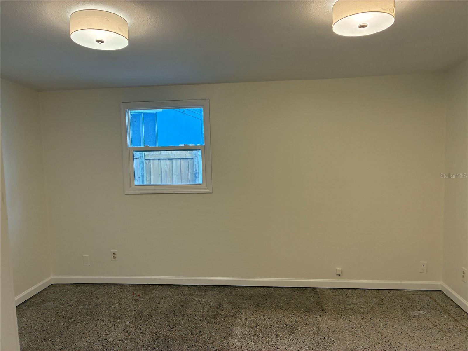 Image 23 of 32 For 6905 S Trask St