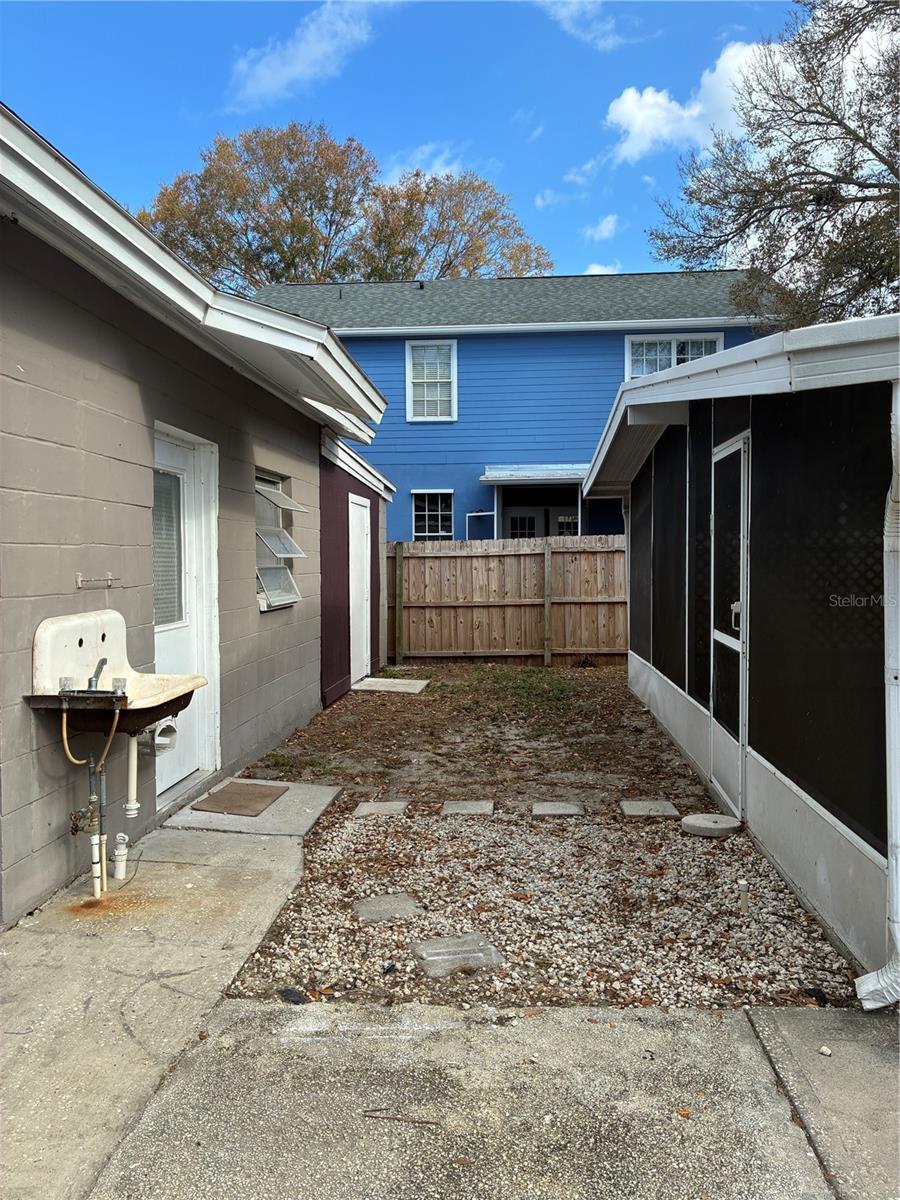 Image 30 of 32 For 6905 S Trask St