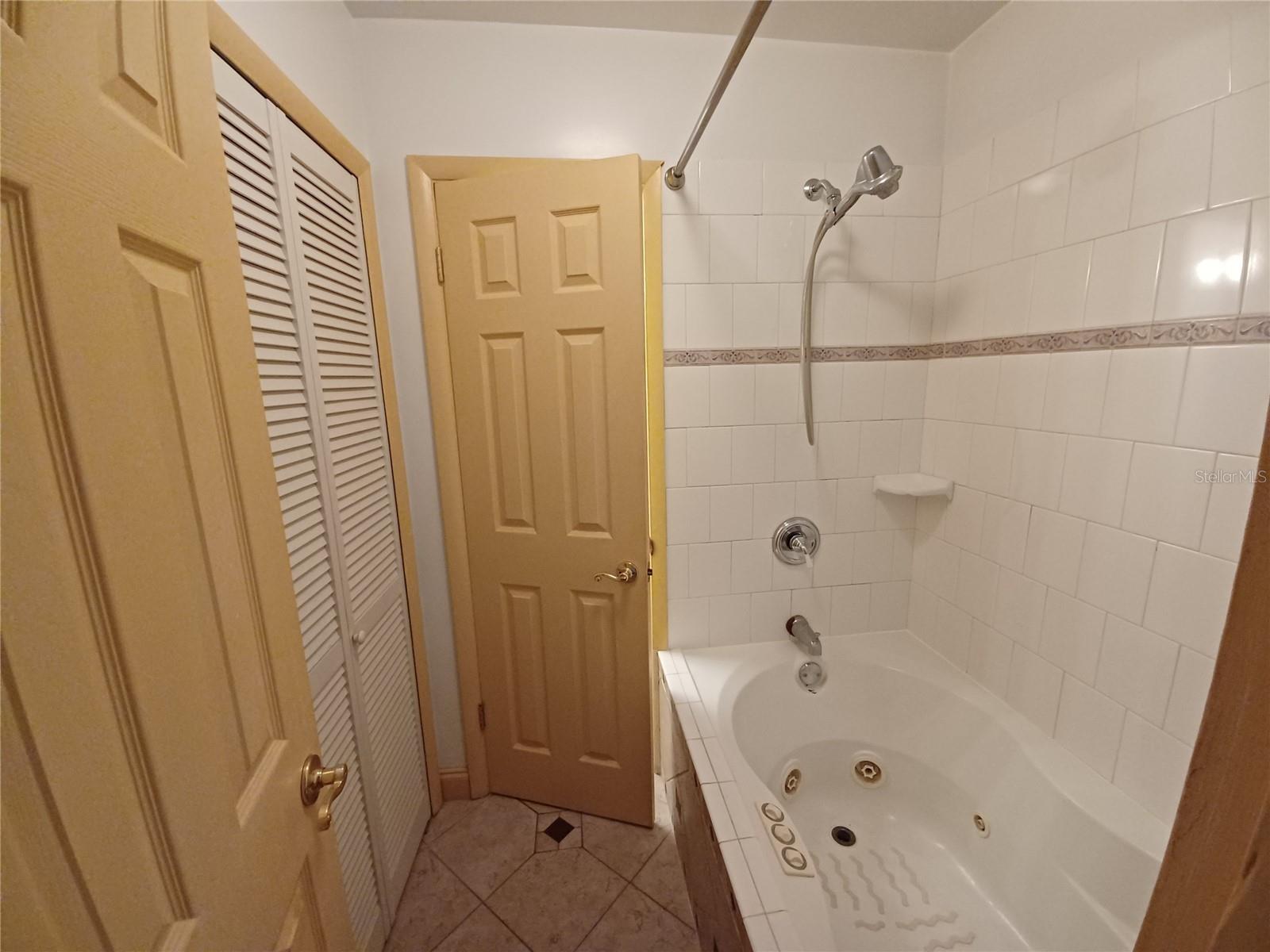 Image 14 of 27 For 231 Skiff Point 7