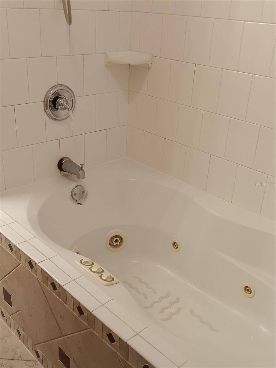 Image 15 of 27 For 231 Skiff Point 7