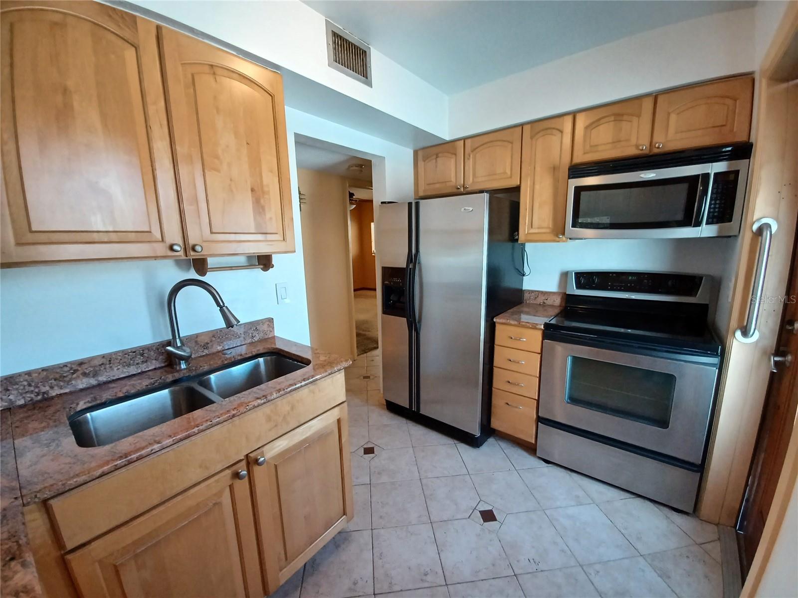 Image 7 of 27 For 231 Skiff Point 7